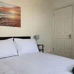 2 Double Bedroom Flat, Central Location