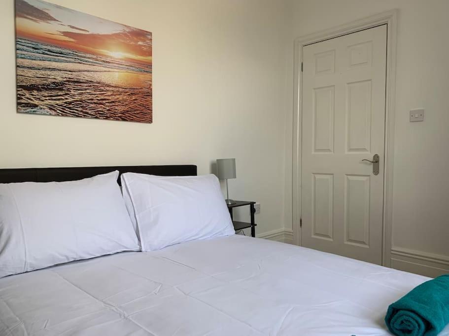 Apartment 2 Double Bedroom Flat, Location *